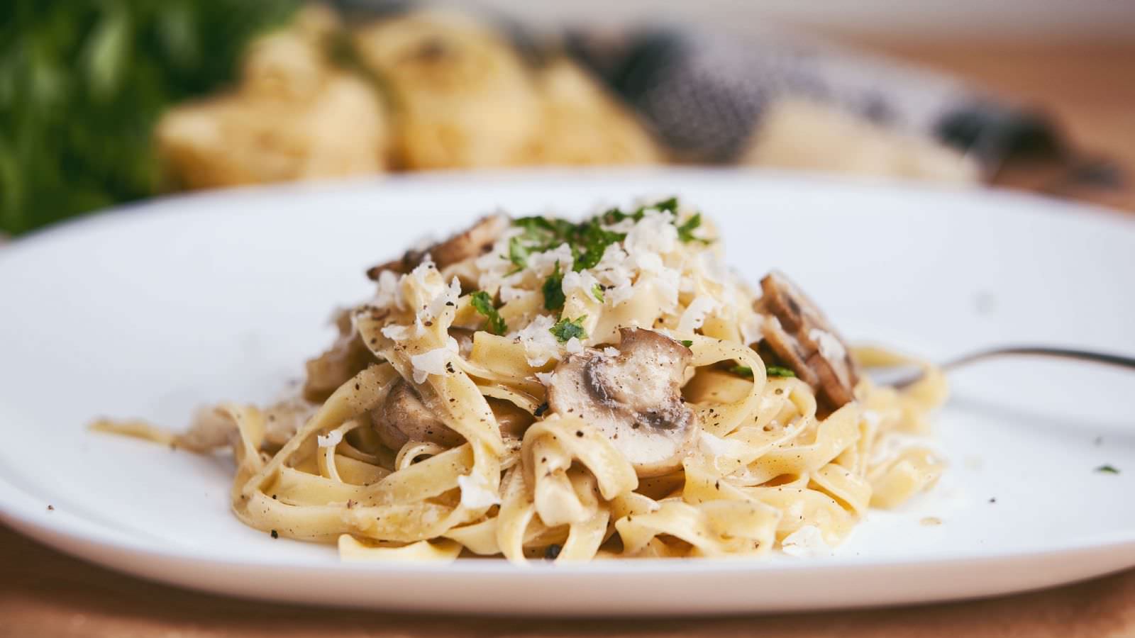 Kremalı Mantarlı Makarna Tarifi